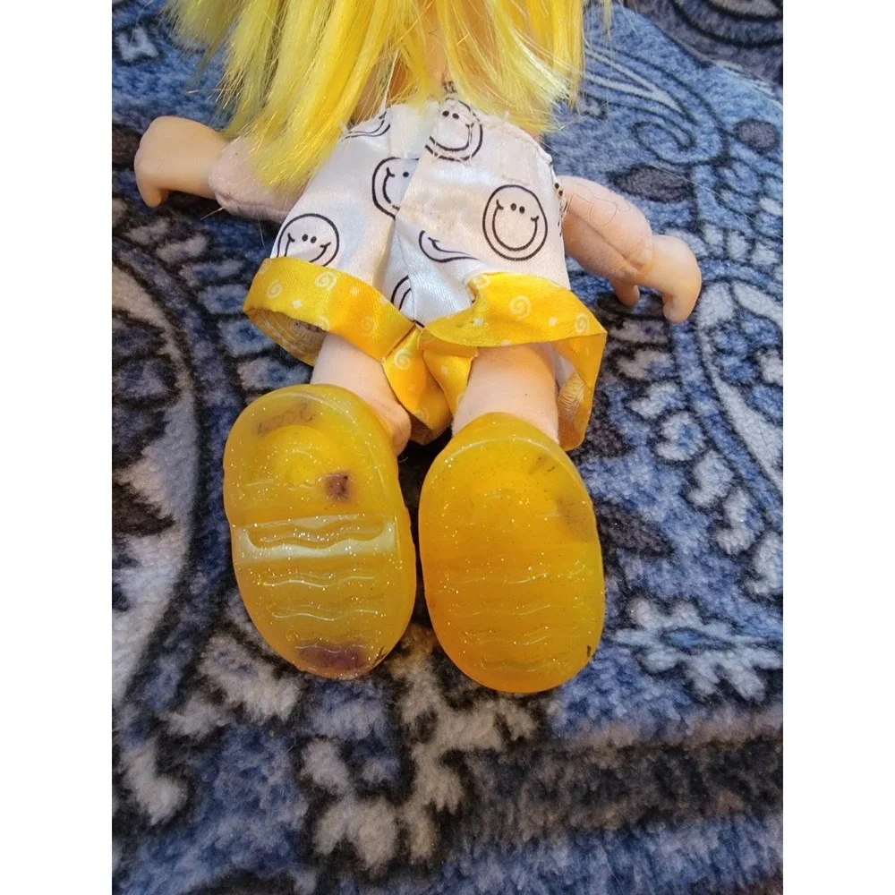 Fisher-Price Smiley Kids Doll Blonde Hair Yellow Outfit 2000 Mattel‎ Vintage